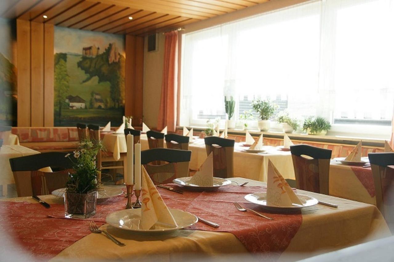 Landgasthof Zur Linde Riedenburg Exterior foto